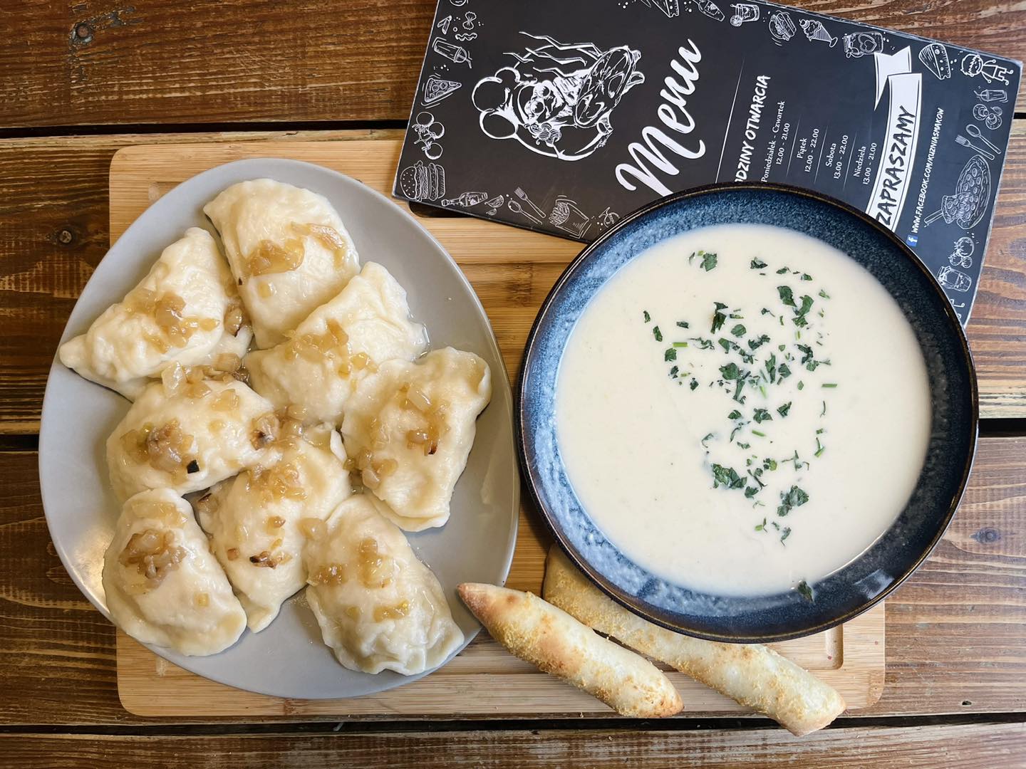 Kuznia Smakow - Jawor - pierogi ruskie oraz zupa krem z kalafiora - aksamitna i aromatyczna
